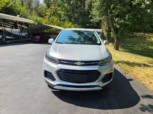 Used 2018 Chevrolet Trax LS AWD/4WD image 4