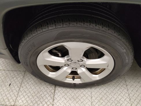 Used 2019 Jeep Compass Latitude image 31