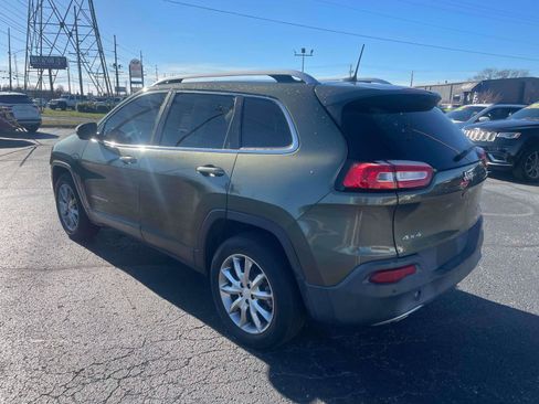 Used 2018 Jeep Cherokee Limited image 3