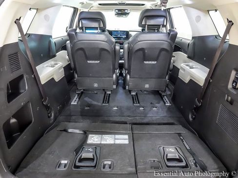 Used 2022 Kia Carnival SX Prestige image 29