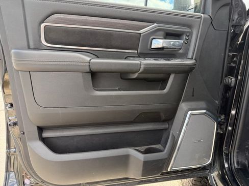 Used 2025 RAM 2500 Laramie AWD/4WD image 23