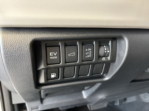 Used 2025 Subaru Forester Limited w/ Popular Package AWD/4WD image 17
