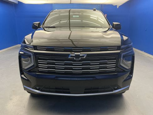 New 2026 Chevrolet Suburban High Country w/ Sun And Tow Package AWD/4WD image 3