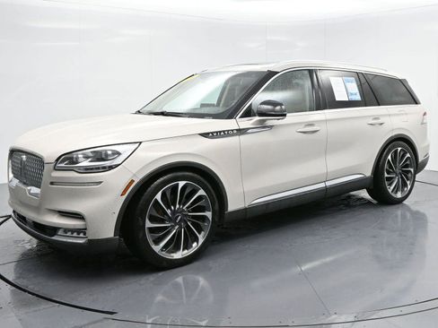 Used 2020 Lincoln Aviator Reserve w/ Equipment Group 202A image 3