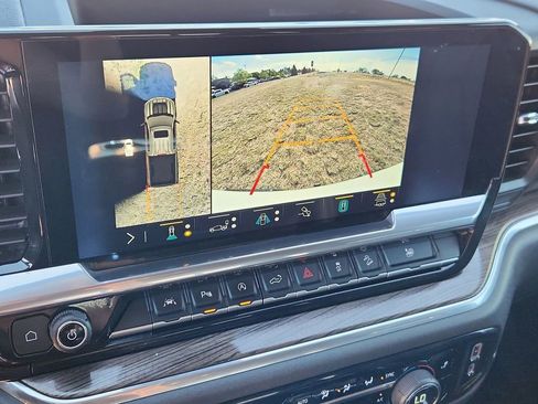 Used 2022 Chevrolet Silverado 1500 LT Trail Boss w/ LT Trail Boss Premium Package AWD/4WD image 22