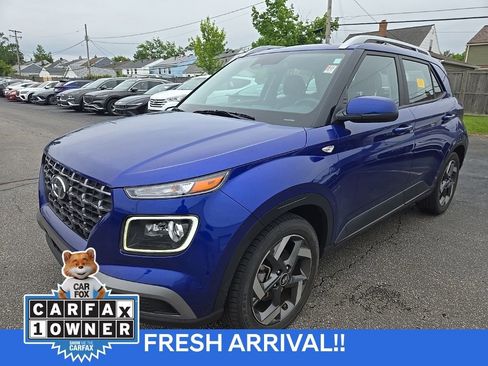 Used 2023 Hyundai Venue Limited FWD image 6