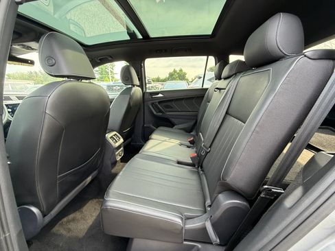 Used 2023 Volkswagen Tiguan SE R-Line FWD image 24