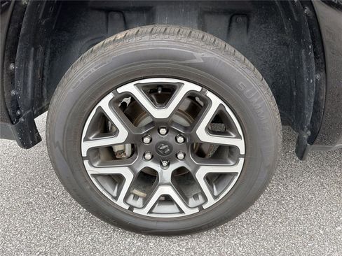 Used 2025 RAM 1500 Laramie AWD/4WD image 15