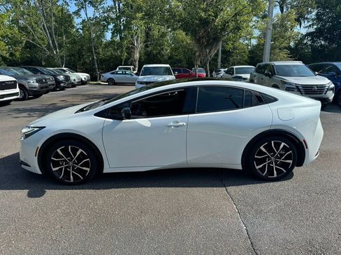 Used 2026 Toyota Prius Plug-In Hybrid FWD image 2