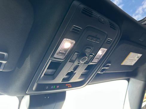 Used 2024 GMC Yukon Denali Ultimate AWD/4WD image 28