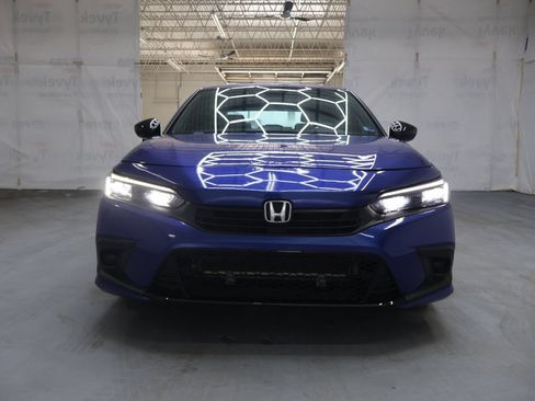 Used 2024 Honda Civic Sport image 2