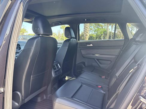 Used 2023 Volkswagen Atlas Cross Sport SE w/ Panoramic Sunroof Package FWD image 16