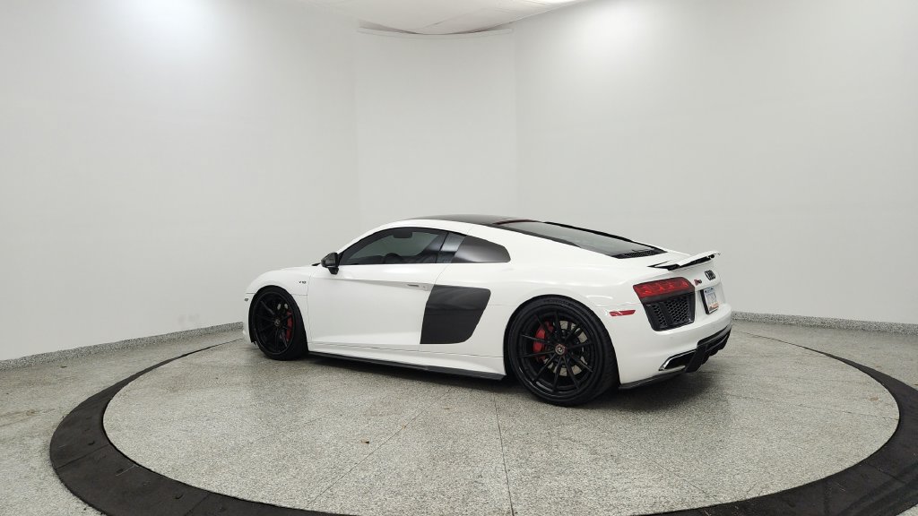 Used 2017 Audi R8 V10 w/ Carbon Exterior Package AWD/4WD image 3