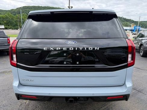 Used 2025 Ford Expedition Active AWD/4WD image 5