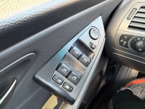 Used 2005 BMW 645Ci Convertible image 31