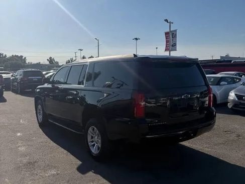 Used 2016 Chevrolet Suburban LS RWD image 4