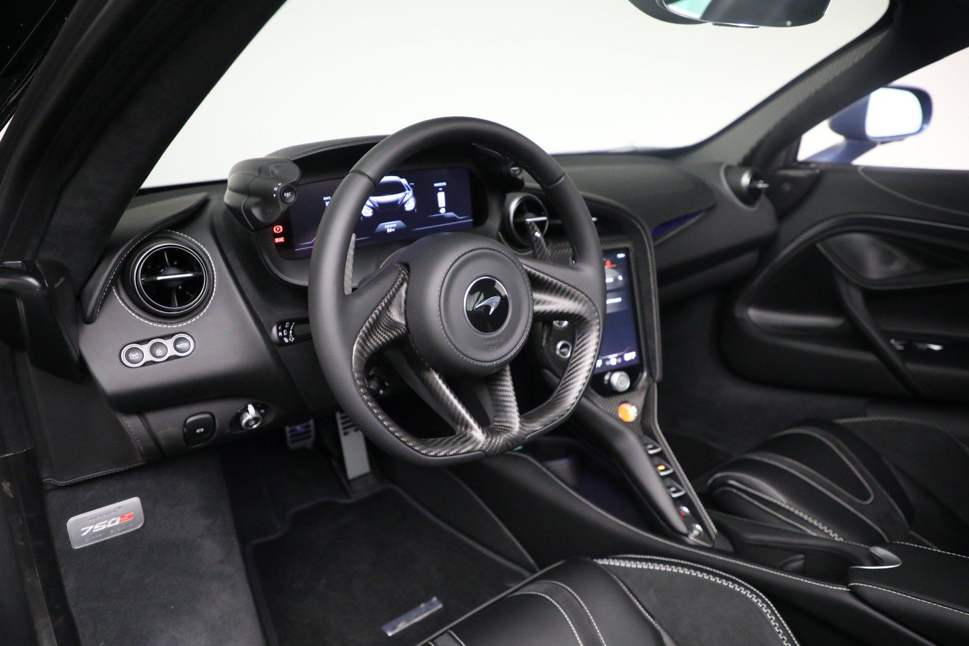 Used 2026 McLaren 750S RWD image 18