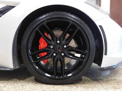 Used 2019 Chevrolet Corvette Stingray Coupe w/ Carbon Flash Badge Package RWD image 75