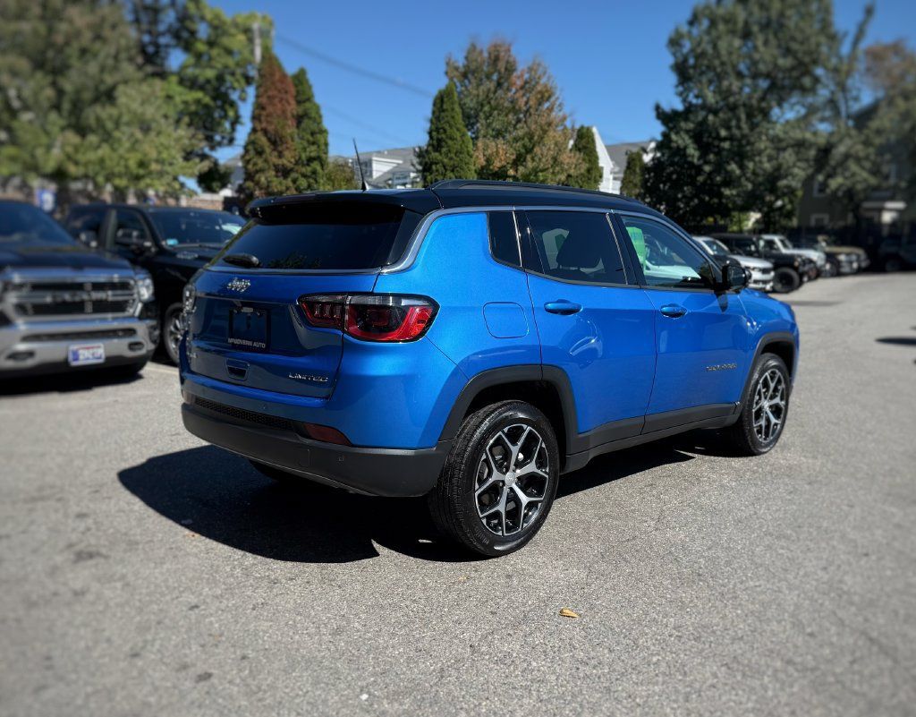 Used 2024 Jeep Compass Limited AWD/4WD image 8