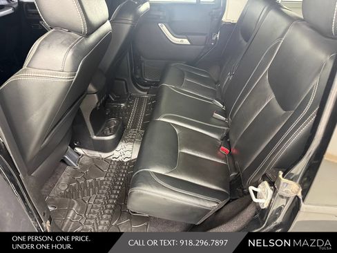 Used 2014 Jeep Wrangler Unlimited Rubicon w/ Connectivity Group AWD/4WD image 29