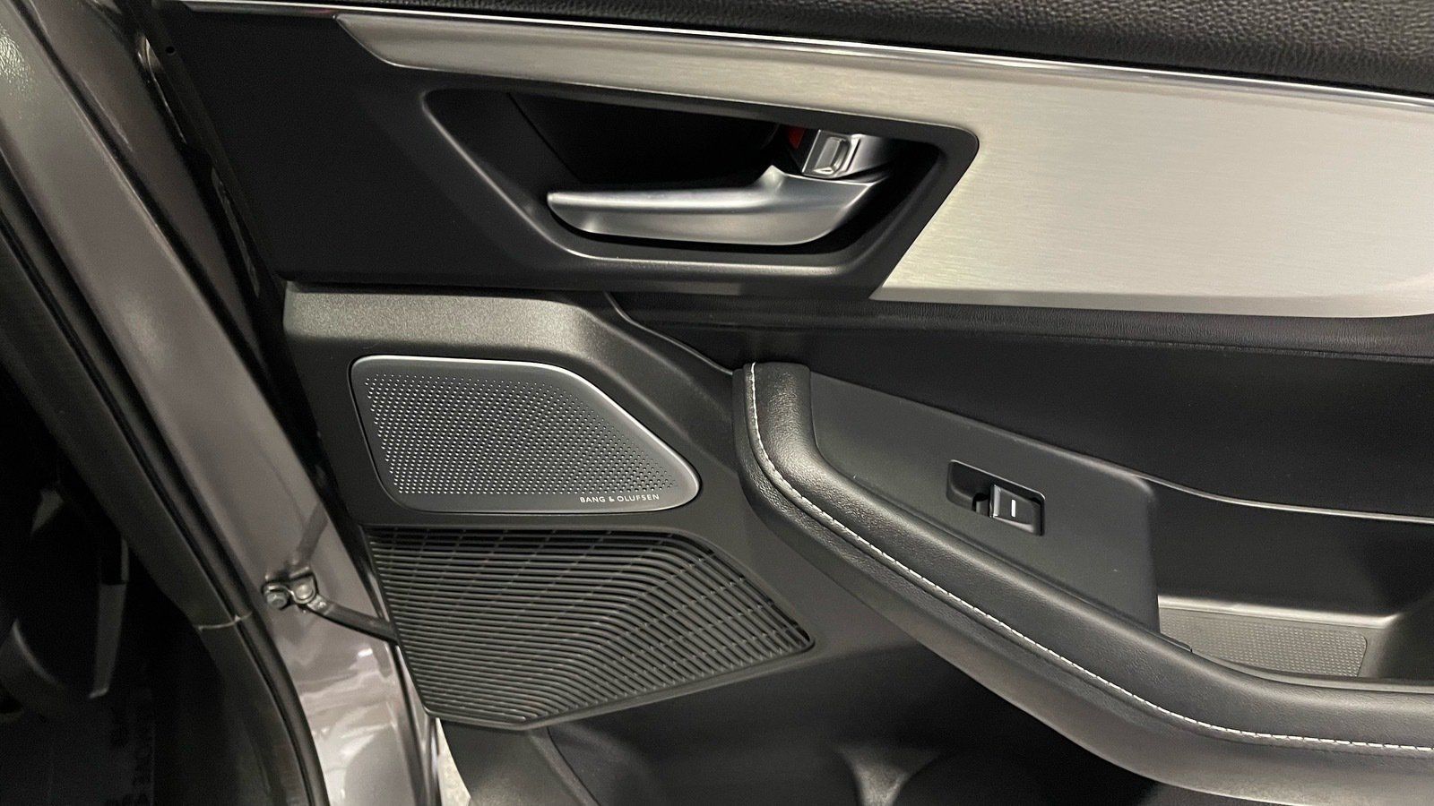 Used 2025 Acura MDX w/ Technology Package FWD image 49