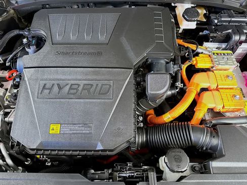 Used 2024 Kia Niro EX Touring image 9