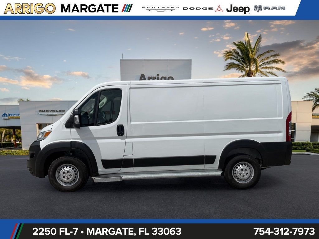 Used 2025 RAM ProMaster 2500 w/ U-Haul Equipment Group FWD image 4