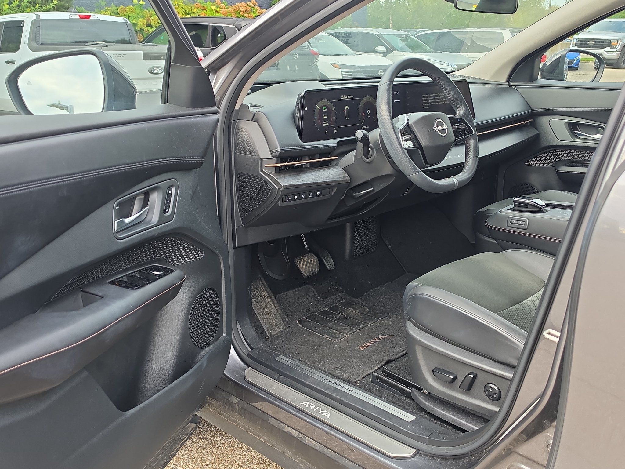 Used 2023 Nissan Ariya AWD image 10