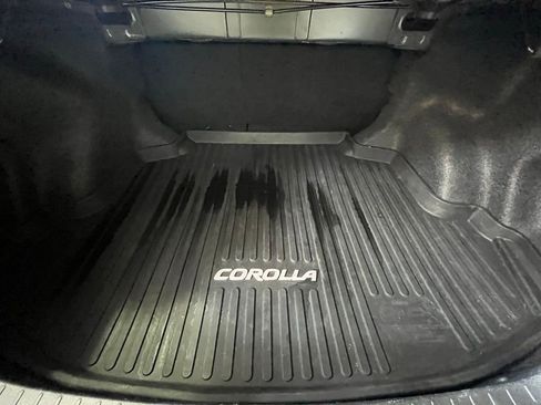 Used 2016 Toyota Corolla LE image 28