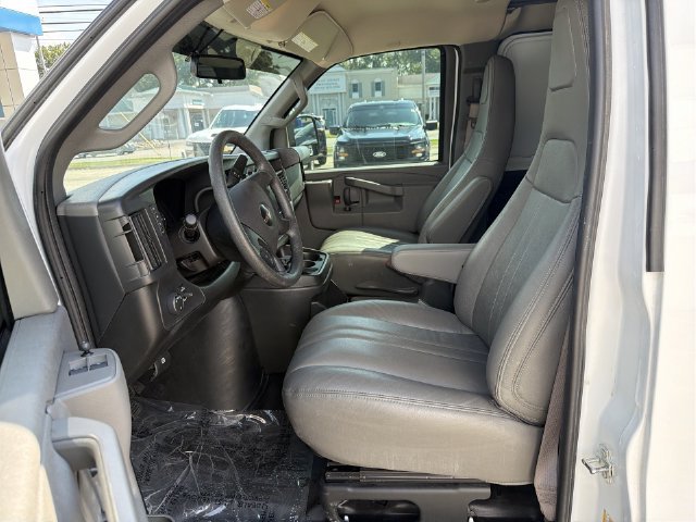 Used 2025 GMC Savana 2500 w/ Driver Convenience Package RWD image 20
