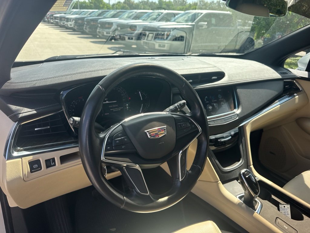 Used 2019 Cadillac XT5 FWD image 8