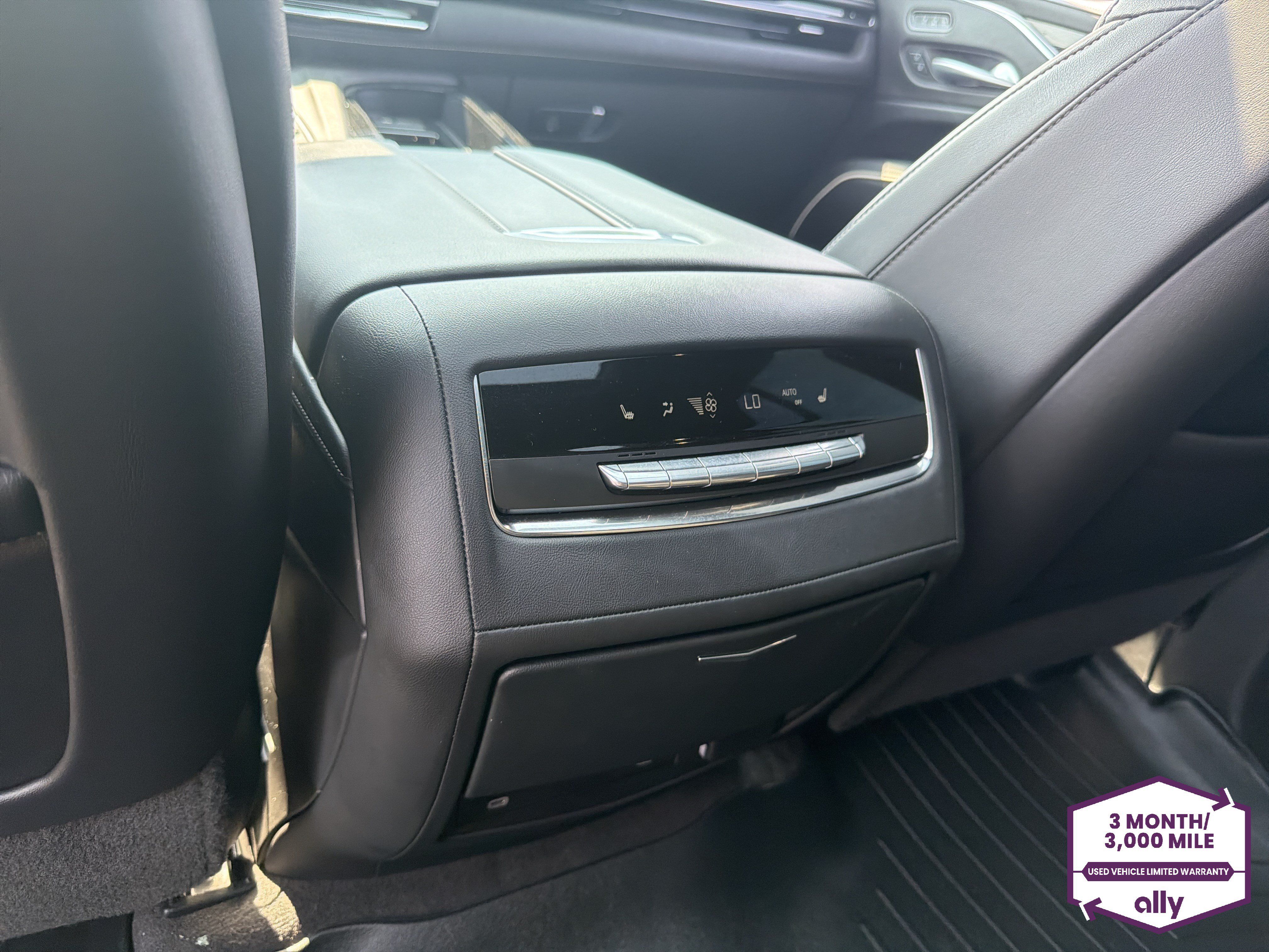 Used 2022 Cadillac Escalade Sport AWD/4WD image 14