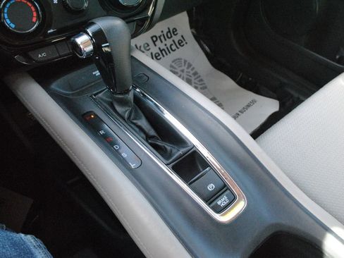 Used 2020 Honda HR-V LX image 13