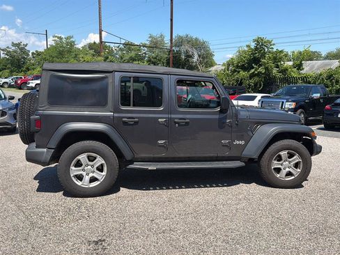 Used 2018 Jeep Wrangler Unlimited Sport S AWD/4WD image 7