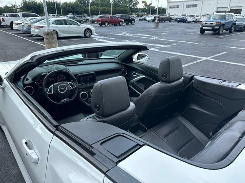 Used 2020 Chevrolet Camaro SS RWD image 24