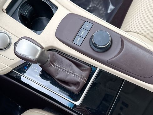 Used 2016 Lexus ES 350 w/ Premium Package w/Wood Trim image 28