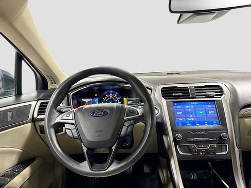 Used 2020 Ford Fusion SE image 20