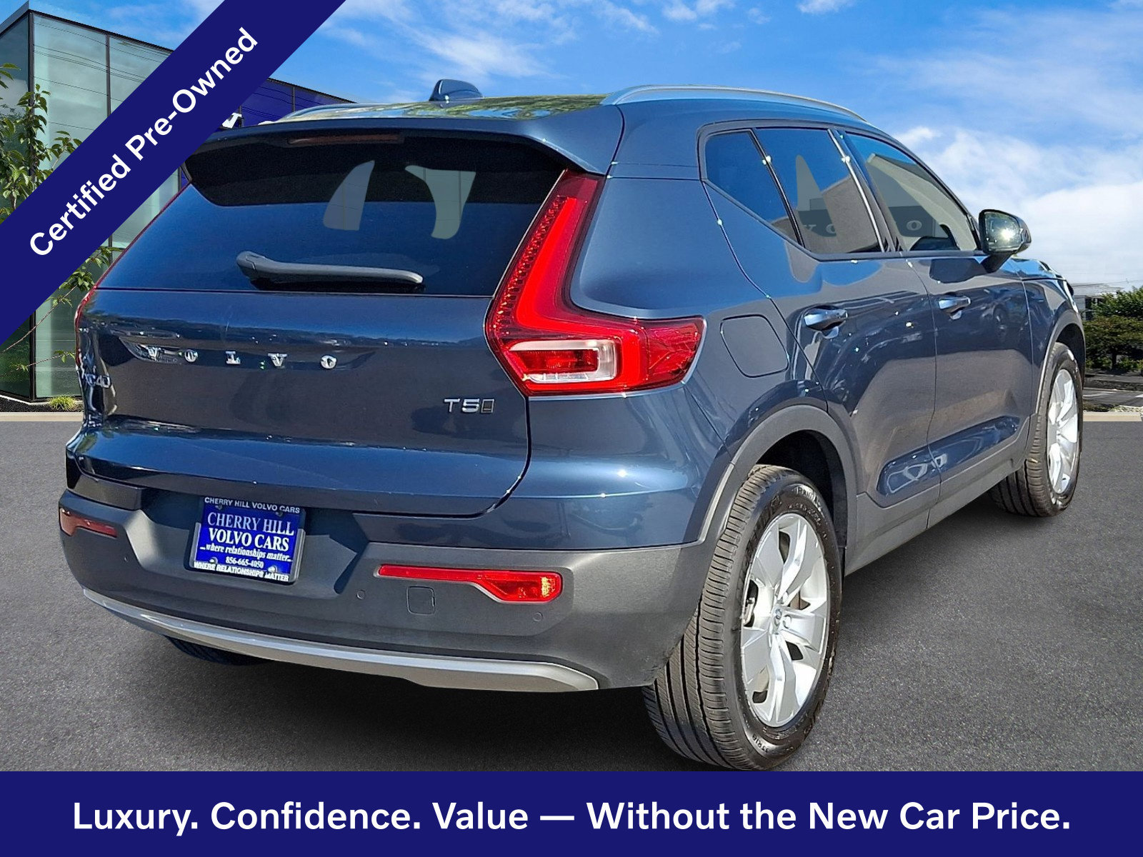 Certified 2022 Volvo XC40 T5 Momentum w/ Premium Package AWD/4WD image 7