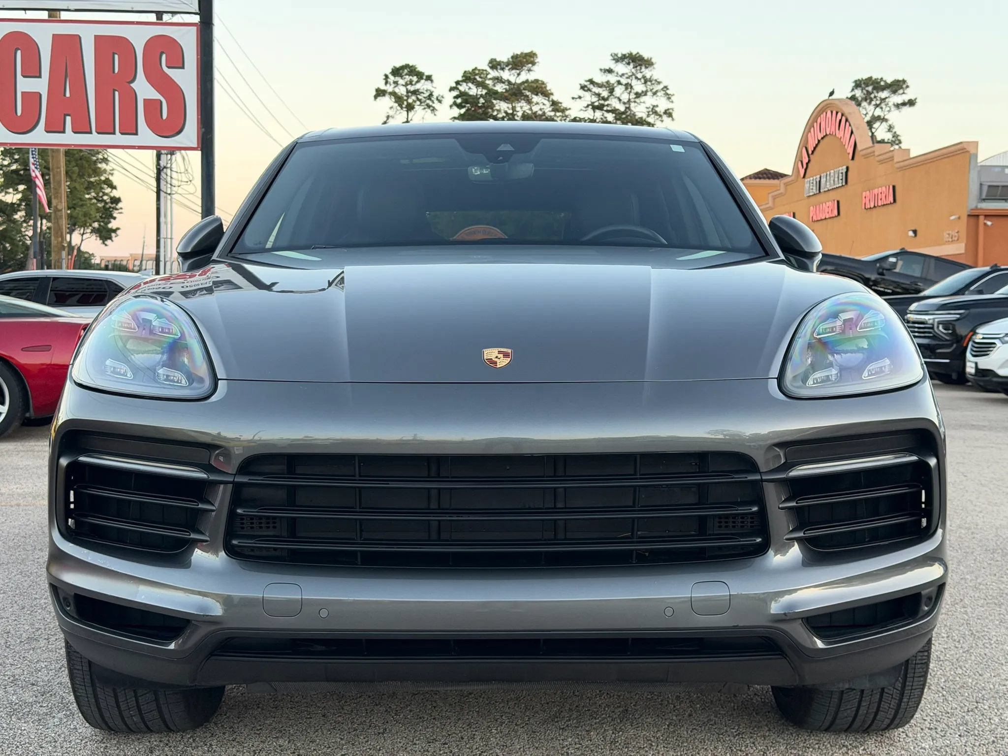 Used 2019 Porsche Cayenne S AWD/4WD image 2