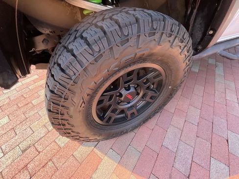 Used 2016 Toyota Tacoma TRD Off-Road w/ Towing Package AWD/4WD image 25