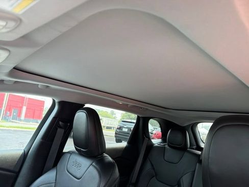 Used 2022 Jeep Cherokee Limited AWD/4WD image 26