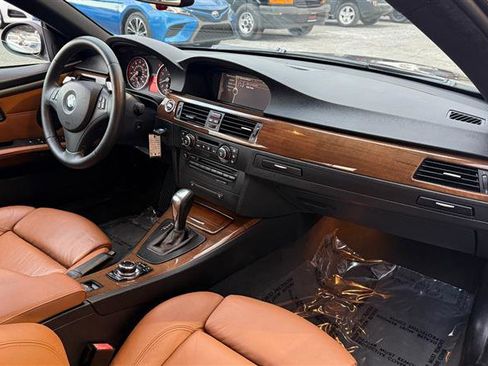 Used 2009 BMW 335i Convertible image 12