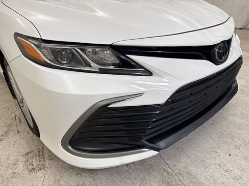 Used 2022 Toyota Camry LE FWD image 14