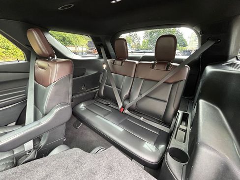 Used 2021 Ford Explorer Platinum w/ Equipment Group 601A image 35