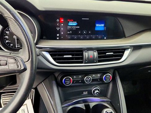 Used 2022 Alfa Romeo Stelvio Ti image 16