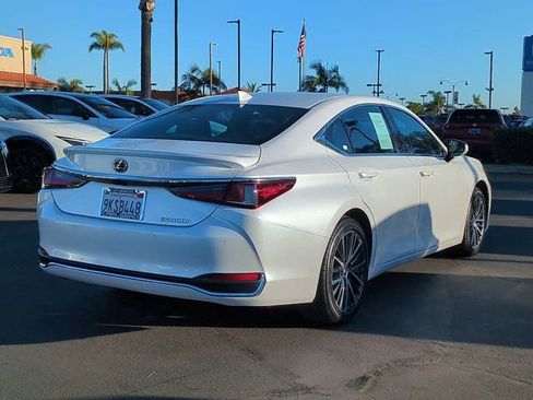 Used 2024 Lexus ES 300h 300h image 6