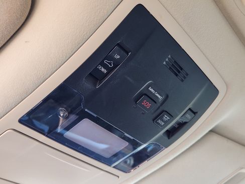 Used 2017 Lexus RX 450h AWD image 32