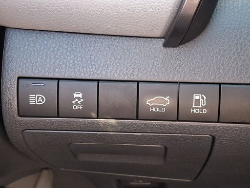 Used 2020 Toyota Camry SE w/ Blackout Package FWD image 24