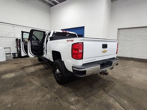 Used 2019 Chevrolet Silverado 2500 W/T AWD/4WD image 35