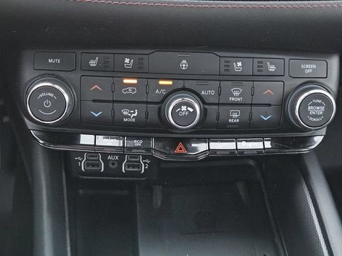Used 2022 Dodge Durango R/T w/ Blacktop Package RWD image 28